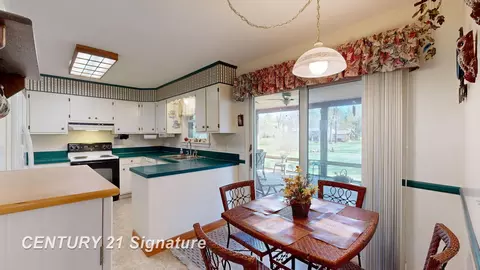 Kitchen - 5028 Sioux, Flushing, MI 48433 photo 6 of 6
