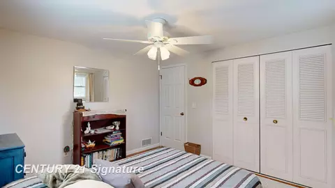 Bedroom - 5028 Sioux, Flushing, MI 48433 photo 6 of 7