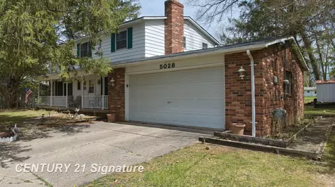 Exterior - 5028 Sioux, Flushing, MI 48433 photo 7 of 14