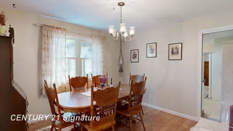 Dining - 5028 Sioux, Flushing, MI 48433 photo 3 of 3