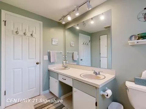 Bath - 5028 Sioux, Flushing, MI 48433 photo 5 of 7