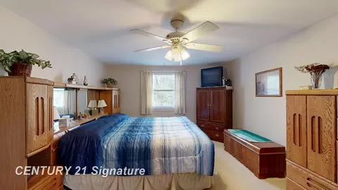 Bedroom - 5028 Sioux, Flushing, MI 48433 photo 2 of 7