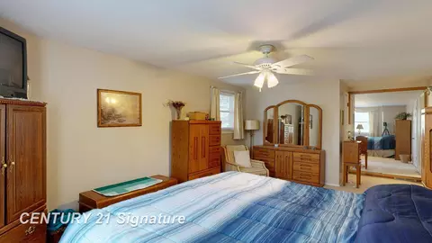 Bedroom - 5028 Sioux, Flushing, MI 48433 photo 1 of 7
