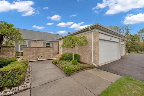 48440 Milonas #226, Shelby Township, MI 48315