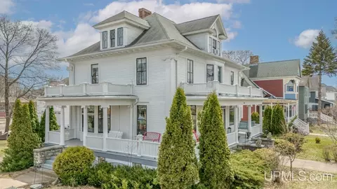 301 S 7th, Escanaba, MI 49829