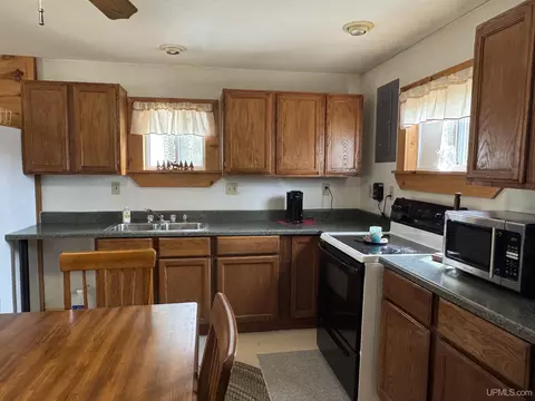 6572 E Maple Ridge 37th, Rapid River, MI 49878 photo 13