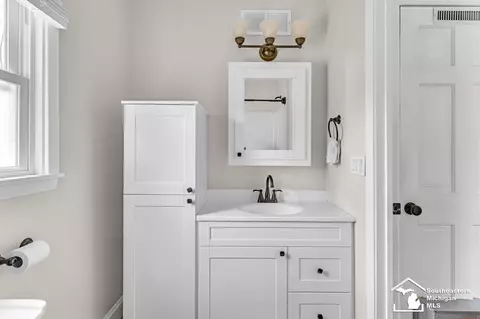 Bath - 1130 W Temperance, Temperance, MI 48182 photo 2 of 2