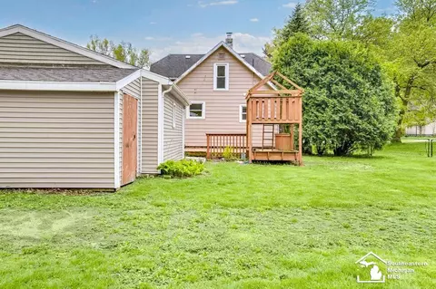 Exterior - 1130 W Temperance, Temperance, MI 48182 photo 11 of 12