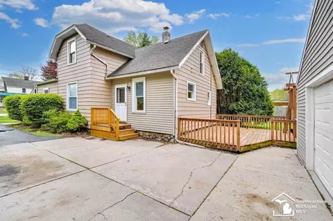 Exterior - 1130 W Temperance, Temperance, MI 48182 photo 3 of 12