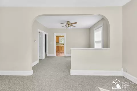 Living - 1130 W Temperance, Temperance, MI 48182 photo 5 of 7