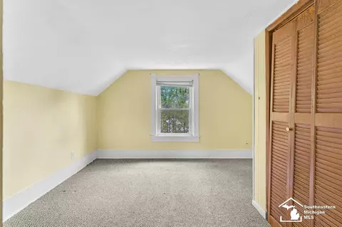 Bedroom - 1130 W Temperance, Temperance, MI 48182 photo 5 of 9
