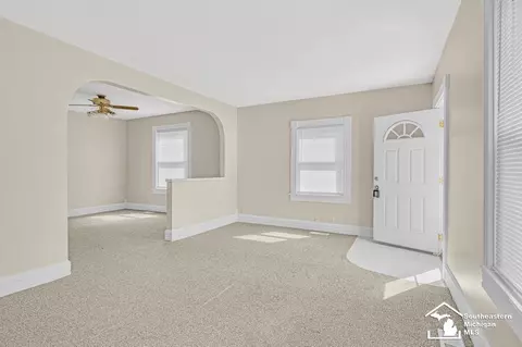 Living - 1130 W Temperance, Temperance, MI 48182 photo 4 of 7