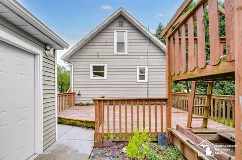 Exterior - 1130 W Temperance, Temperance, MI 48182 photo 12 of 12