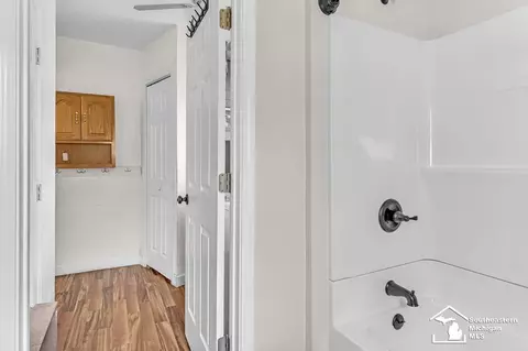 Entry Way - 1130 W Temperance, Temperance, MI 48182 photo 2 of 4