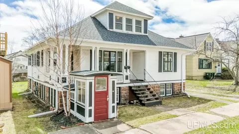 605 W A, Iron Mountain, MI 49801 photo 3