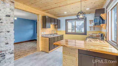 605 W A, Iron Mountain, MI 49801 photo 15