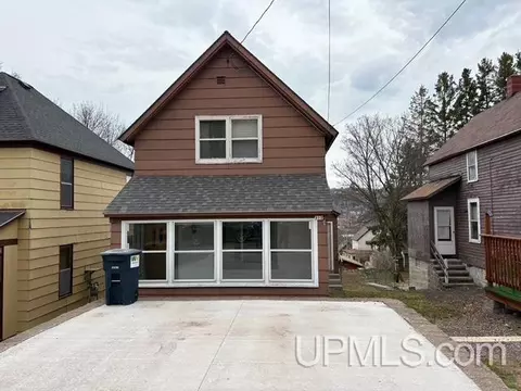 512 W Edwards, Houghton, MI 49931