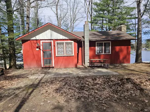 3697 Starr, Harrison, MI 48625