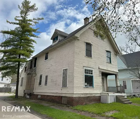 925 Emerson, Saginaw, MI 48607