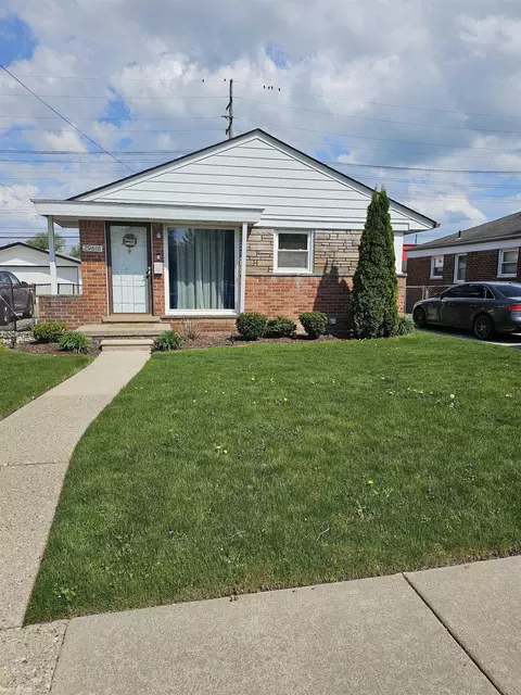 29616 Taylor, Saint Clair Shores, MI 48082