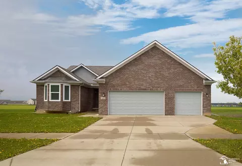 610 Grace Pt, Dundee, MI 48131