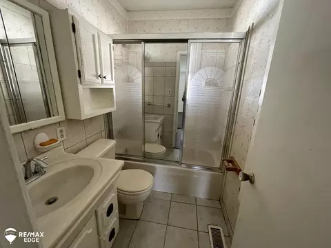 2415 Beta, Flint, MI 48506 photo 15