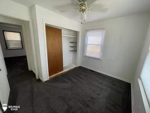 2415 Beta, Flint, MI 48506 photo 12