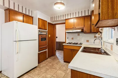 Kitchen - 2366 Edwin, Warren, MI 48092 photo 3 of 4