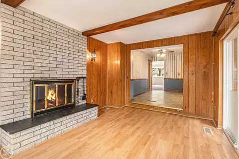 Living - 2366 Edwin, Warren, MI 48092 photo 4 of 4