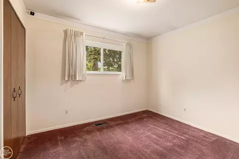 Bedroom - 2366 Edwin, Warren, MI 48092 photo 2 of 3