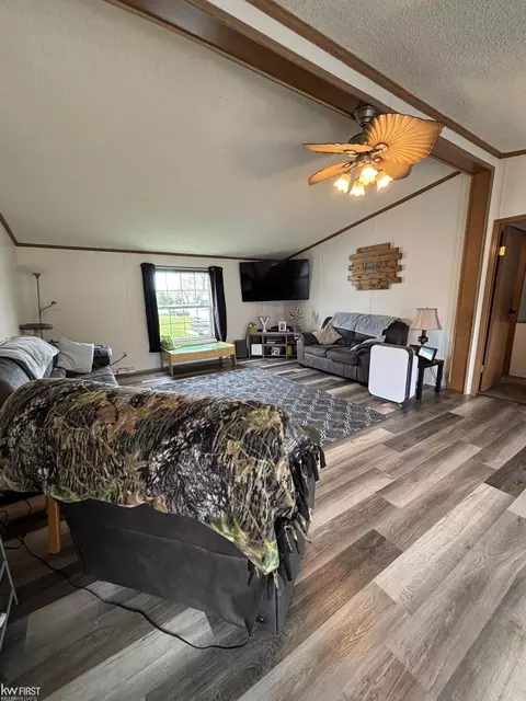 Living - 384 River Birch, Flint, MI 48506 photo 4 of 5