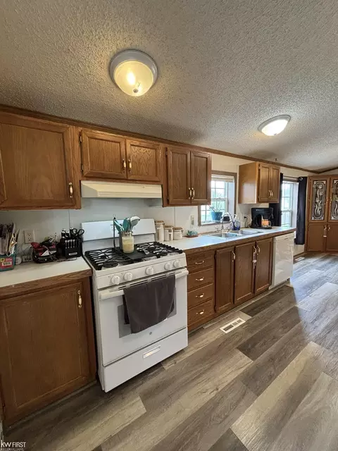 Kitchen - 384 River Birch, Flint, MI 48506 photo 1 of 3