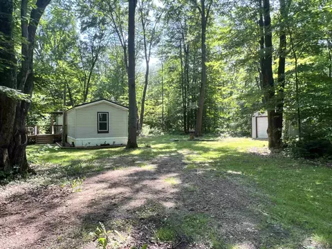 6220 Maple, Harrison, MI 48625