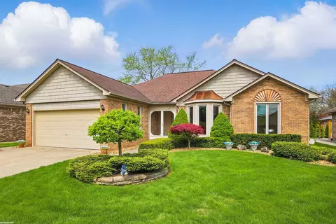 252 Parkland, Rochester Hills, MI 48307
