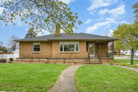 2100 S Jackson, Bay City, MI 48708