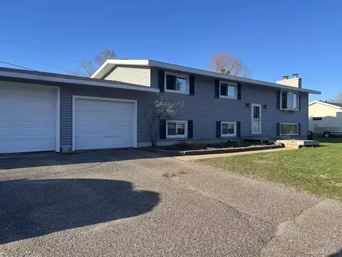 1740 Southwood, Ishpeming, MI 49849