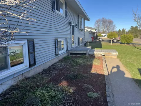 1740 Southwood, Ishpeming, MI 49849 photo 7