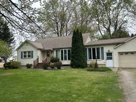 2381 S Wellsville, Blissfield, MI 49228