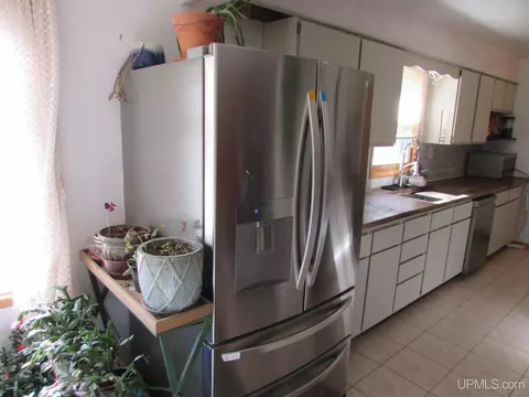 Kitchen - 25485 Opal Rd, Watton, MI 49970 photo 3 of 6