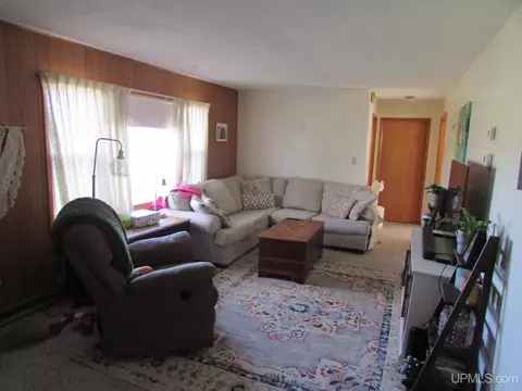 Living - 25485 Opal Rd, Watton, MI 49970 photo 2 of 4