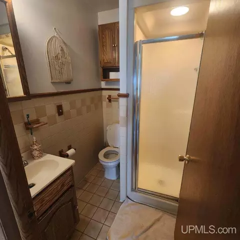 Bath - 25485 Opal Rd, Watton, MI 49970 photo 6 of 8
