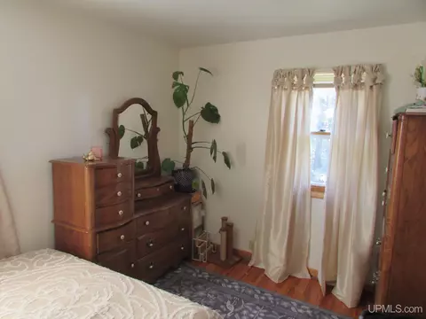 Bedroom - 25485 Opal Rd, Watton, MI 49970 photo 4 of 7
