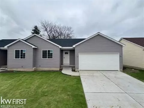 9510 Orchard Lk, Davison, MI 48423