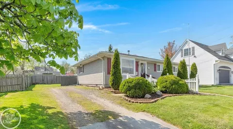 Exterior - 612 S 9th, Saint Clair, MI 48079 photo 4 of 4