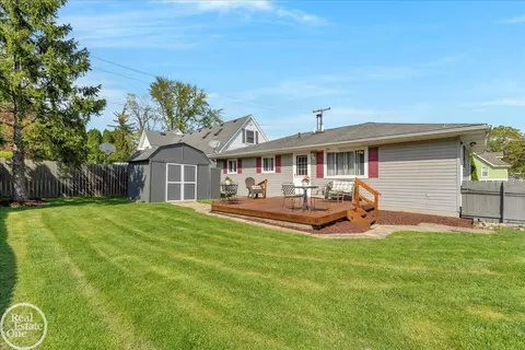 Exterior - 612 S 9th, Saint Clair, MI 48079 photo 2 of 4
