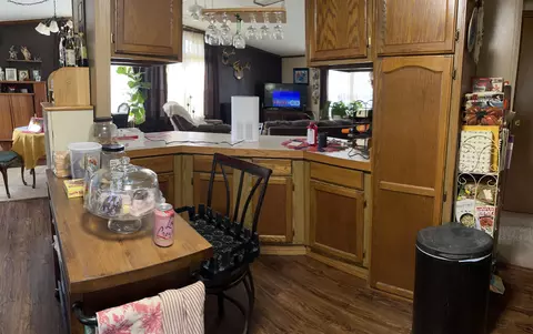 Kitchen - 11640 E Briggs, Riverdale, MI 48877 photo 2 of 4