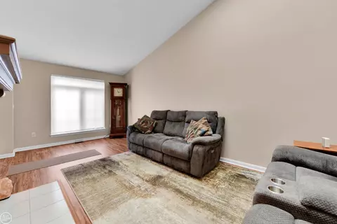 46261 Imperial, Macomb, MI 48044 photo 5