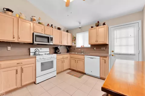 46261 Imperial, Macomb, MI 48044 photo 9
