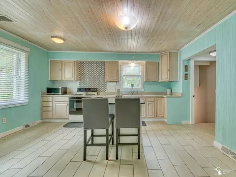 9320 Douglas, Temperance, MI 48182 photo 13
