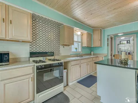 9320 Douglas, Temperance, MI 48182 photo 12